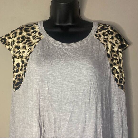Shop Basic Leopard Shoulder Print Gray Crew Neck Shirt - Picture 3 of 7